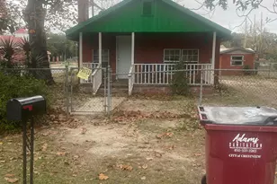 698 W Walnut Ave, Crestview, FL 32536 - Photo 1