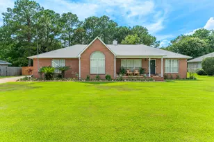 1931 Commodore Dr, Navarre, FL 32566 - Photo 1