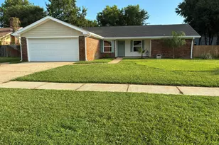 531 Brian Cir, Mary Esther, FL 32569 - Photo 1