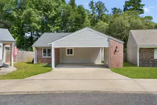 208 Cottonwood Ct, Niceville, FL 32578 - Photo 1