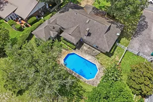 85 Lake Lorraine Cir, Shalimar, FL 32579 - Photo 1