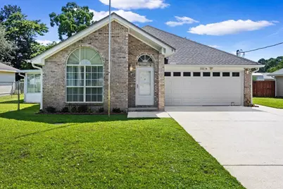 388 Rosewood Street, Mary Esther, FL 32569 - Photo 1