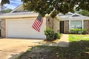 815 Boulevard De L'Orleans, Mary Esther, FL 32569 - Photo 1