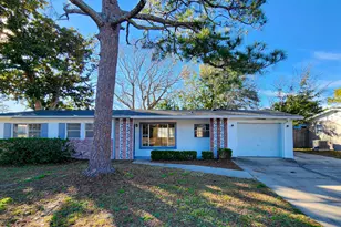 261 Lee Dr, Mary Esther, FL 32569 - Photo 1