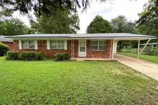 205 Powell Dr, Crestview, FL 32536 - Photo 1