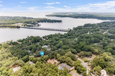 2601 Edgewater Drive, Niceville, FL 32578 - Photo 1