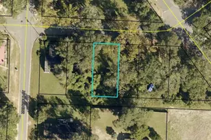 673 W Walnut Ave, Crestview, FL 32536 - Photo 1