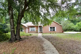 218 Golf Course Dr, Crestview, FL 32536 - Photo 1