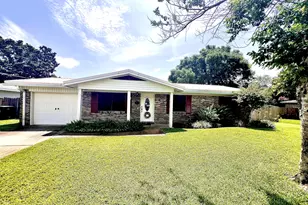 307 NW Sikes Circle, Fort Walton Beach, FL 32548 - Photo 1