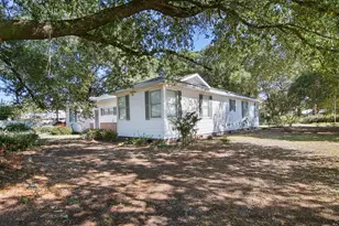 111 Bay Ave, Defuniak Springs, FL 32435 - Photo 1