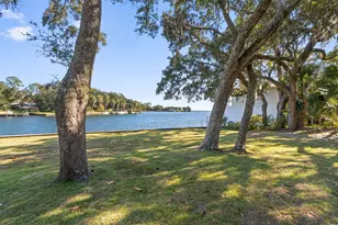 19 Old Ferry Rd, Shalimar, FL 32579 - Photo 1