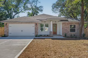 228 NE Greenbrier Circle, Fort Walton Beach, FL 32547 - Photo 1