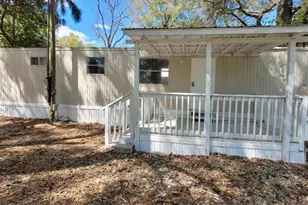 808 E Chestnut Ave, Crestview, FL 32539 - Photo 1