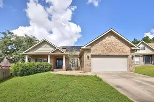 607 Rowan Cir, Crestview, FL 32536 - Photo 1