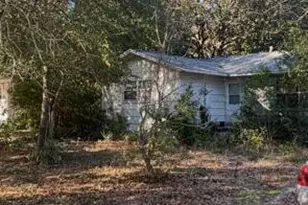 131 NW Moriarty St, Fort Walton Beach, FL 32548 - Photo 1