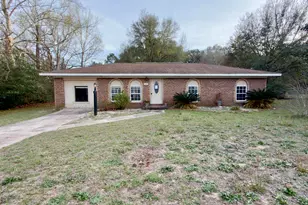 208 Forrest Pkwy, Crestview, FL 32539 - Photo 1
