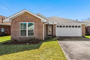 560 Rough Leaf Ln, Mary Esther, FL 32569 - Photo 1