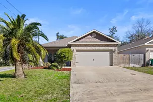 14A Meigs Dr, Shalimar, FL 32579 - Photo 1