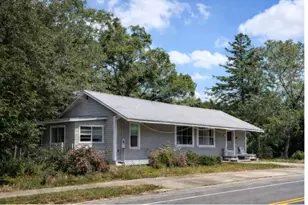 539 Bay Ave, Defuniak Springs, FL 32435 - Photo 1