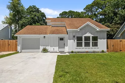 387 NW Canterbury Circle, Fort Walton Beach, FL 32548 - Photo 1