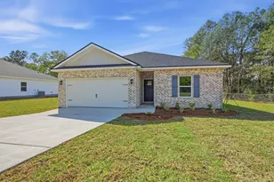 6118 Clover St, Crestview, FL 32539 - Photo 1