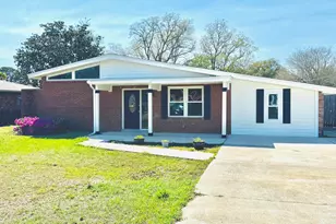 154 Brewer Cir, Mary Esther, FL 32569 - Photo 1