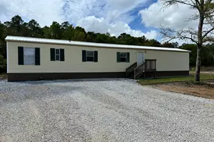 1370 Suzanne Cir, Holt, FL 32564 - Photo 1