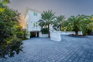 42 Cannon Royal Dr, Shark Key, FL 33040 - Photo 9
