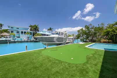 334 E Seaview Drive, Duck Key, FL 33050 - Photo 9