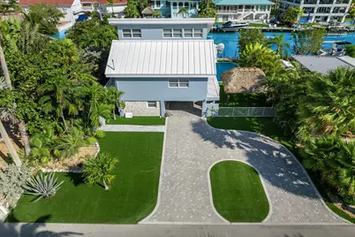 334 E Seaview Drive, Duck Key, FL 33050 - Photo 1