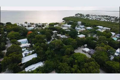 31 Dolphin Road, Key Largo, FL 33037 - Photo 1