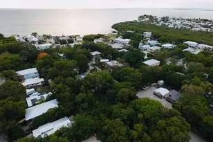 31 Dolphin Rd, Key Largo, FL 33037 - Photo 1