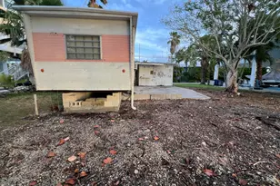 6 Beach Dr, Lower Sugarloaf Key, FL 33040 - Photo 7