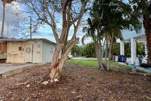 6 Beach Dr, Lower Sugarloaf Key, FL 33040 - Photo 5