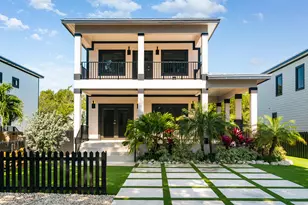 17 Coral Way, Key Largo, FL 33037 - Photo 1