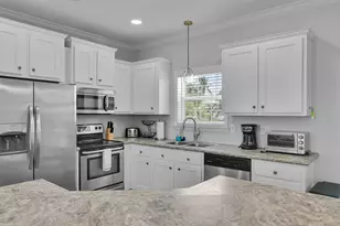 121 Venetian Dr, Lower Matecumbe, FL 33036 - Photo 15