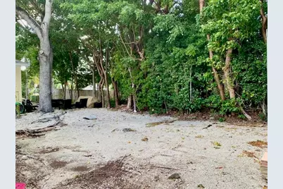 818 S Emerald Drive, Key Largo, FL 33037 - Photo 25