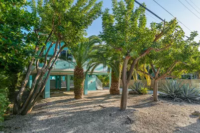 189 Carroll Street, Upper Matecumbe Key Islamorada, FL 33036 - Photo 3