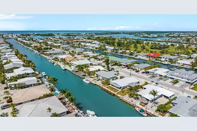 261 - 271 9th Street, Key Colony Beach, FL 33051 - Photo 3
