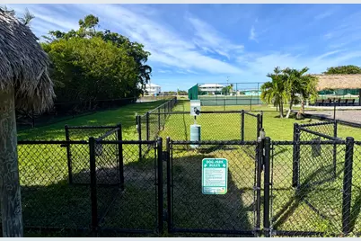 261 - 271 9th Street, Key Colony Beach, FL 33051 - Photo 55