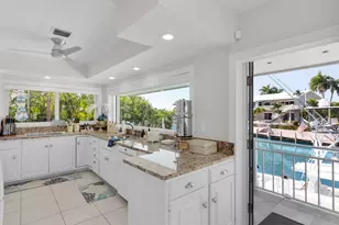 344 E Seaview Dr, Duck Key, FL 33050 - Photo 9