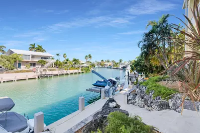 340 E Seaview Drive, Duck Key, FL 33050 - Photo 27