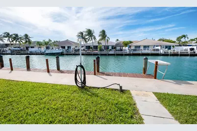 261 9th Street, Key Colony Beach, FL 33051 - Photo 5
