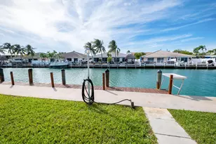 261 9th St, Key Colony Beach, FL 33051 - Photo 5