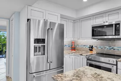 1133 W Ocean Drive #6, Key Colony, FL 33051 - Photo 37
