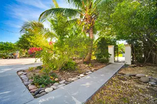16941 Driftwood Ln, Sugarloaf Key, FL 33042 - Photo 5