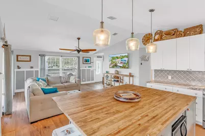 420 W Indies Drive, Ramrod Key, FL 33042 - Photo 3