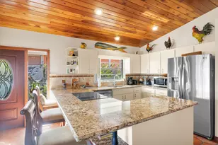 580 9th St, Key Colony, FL 33051 - Photo 15