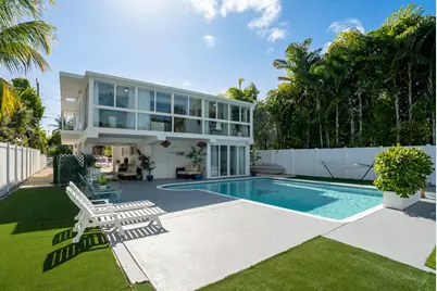 309 Woods Avenue, Plantation Key, FL 33070 - Photo 9