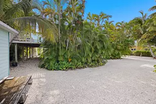 19881 Date Palm Dr, Sugarloaf Key, FL 33042 - Photo 51